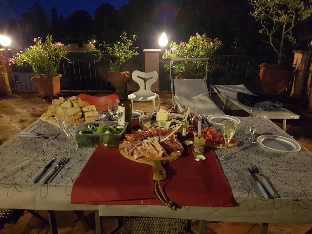 Ferienwohnung La Terrazza Fra Le Torri Lucca Exterior foto