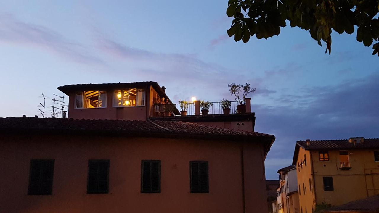 Ferienwohnung La Terrazza Fra Le Torri Lucca Exterior foto
