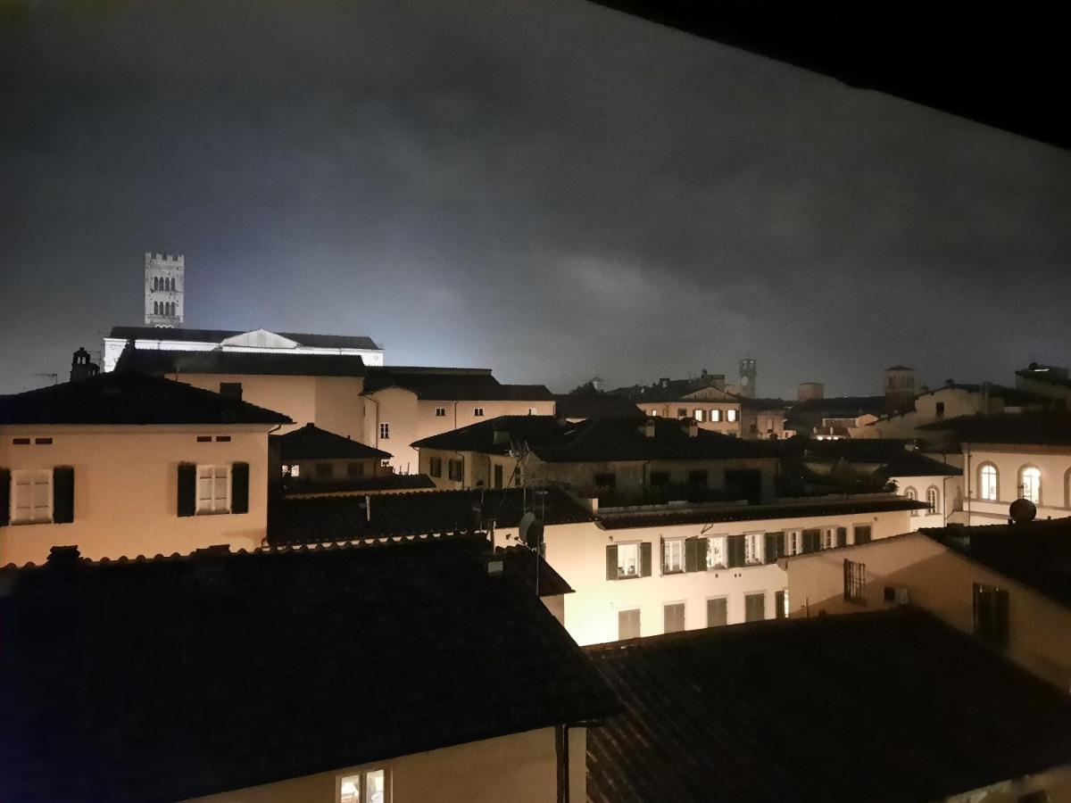 Ferienwohnung La Terrazza Fra Le Torri Lucca Exterior foto