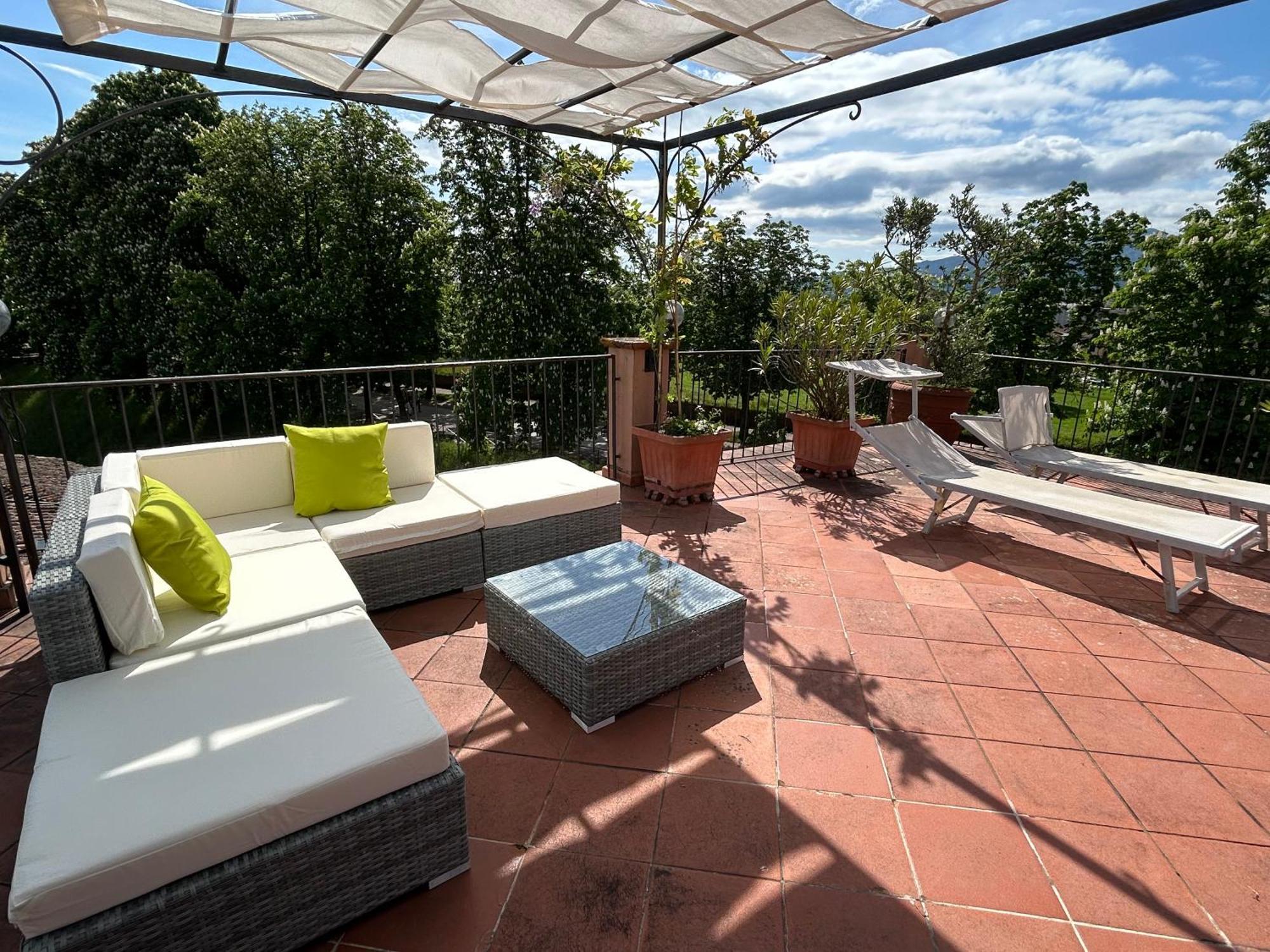 Ferienwohnung La Terrazza Fra Le Torri Lucca Exterior foto