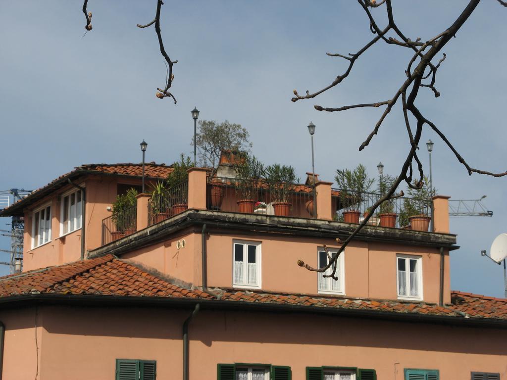 Ferienwohnung La Terrazza Fra Le Torri Lucca Exterior foto